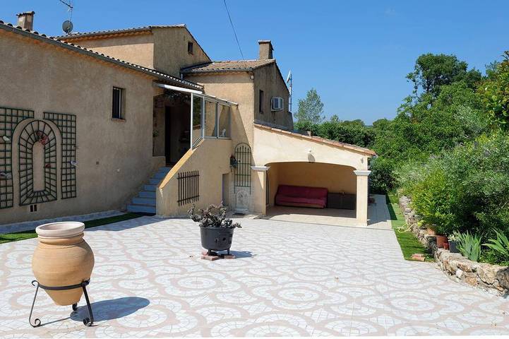 Appartement de vacances pour 5 personnes, avec jardin et terrasse, animaux acceptés