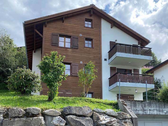 Ferienwohnung für 4 Personen, mit Balkon in Mundaun