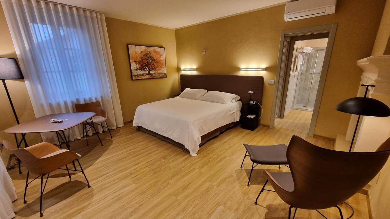 Albergo Trieste Boves - Ricetto Suite in Boves, Province de Coni