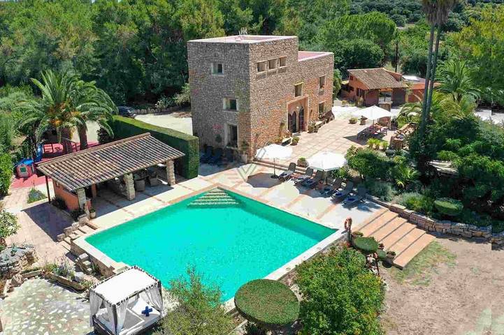 Gîte pour 9 personnes, avec balcon et jardin