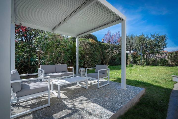 Location de vacances pour 12 personnes, avec jardin et terrasse, animaux acceptés à Forte dei Marmi - 2