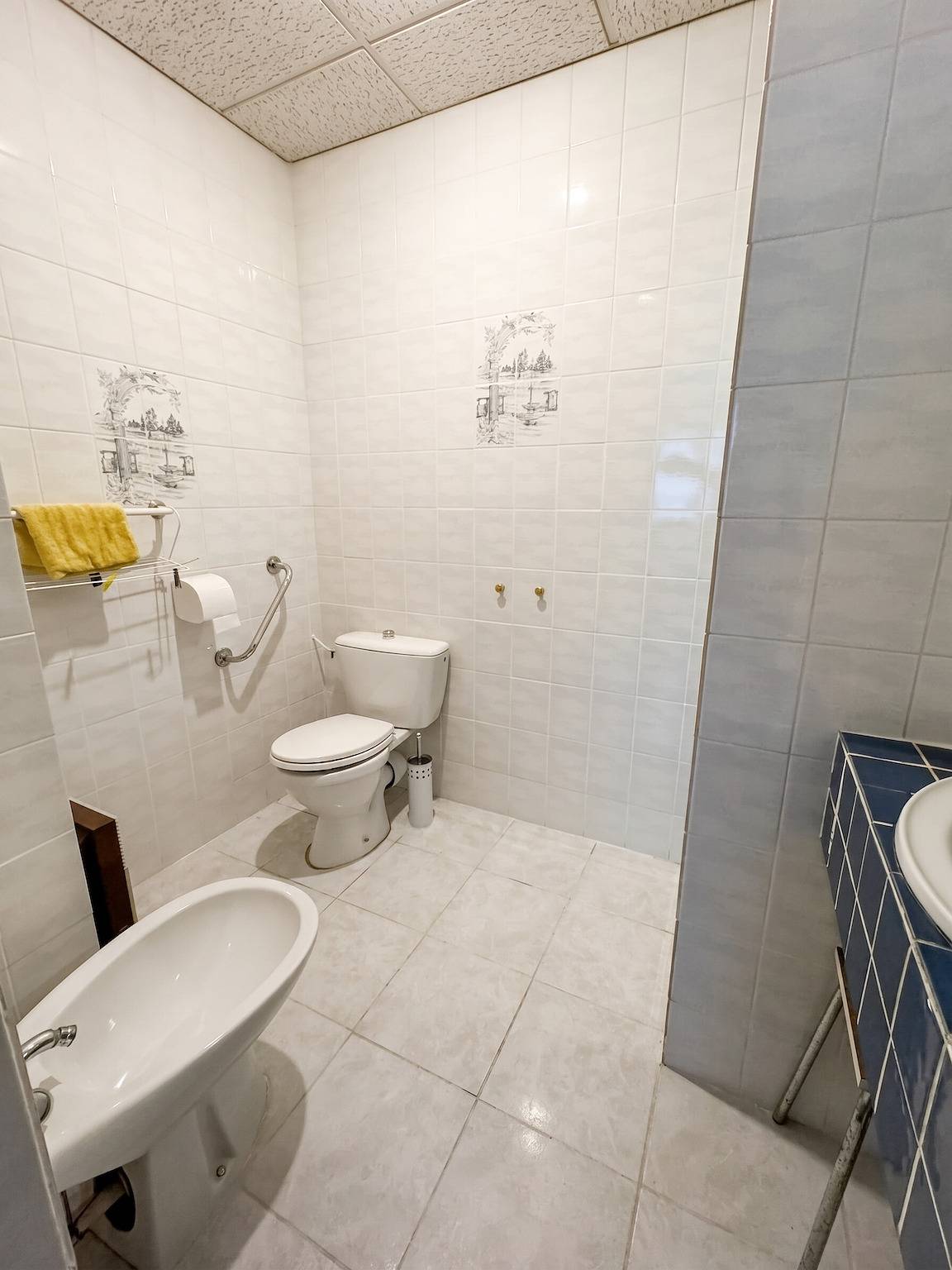 Estudio entero, Estudio encantador en Néris-les-Bains, 20 m², con terraza in Néris-les-Bains, Región de Montluçon