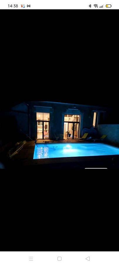 Location de vacances pour 4 personnes, avec terrasse et piscine à Gueux (Marne)