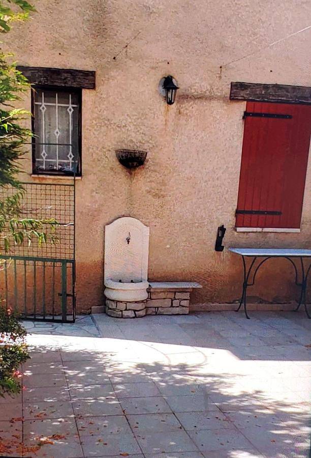 Gîte pour 4 personnes, avec Terrasse et Piscine à Ongles
