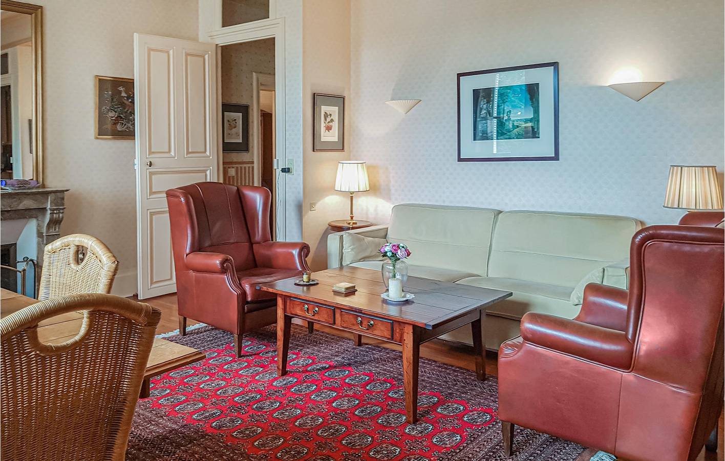 Appartement de vacances entier, Charmant apt avec piscine et jardin, 2km de la rivière, 2.5km de la ville in Ocquerre, Seine-et-Marne