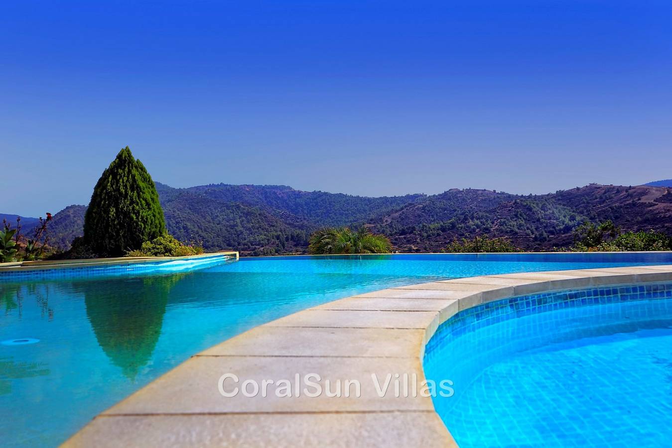 Erstaunliche Luxusvilla, riesiger beheizter Pool-Whirlpool, Fitnessraum, Spielzimmer in Paphos, in Αργάκα, Südzypern
