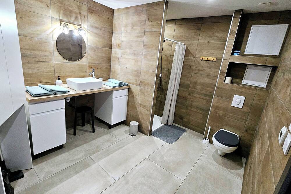 Appartement entier, Bel appartement T2 50m² calme, accès Pmr, proche centre ville in Toul