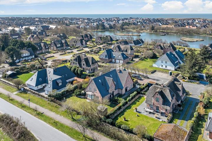 Beste Lage am Dorfteich. Beste Ausstattung. Üppig Platz. in Nordfriesische Inseln (Schleswig-Holstein) (Schleswig-Holstein), Wenningstedt