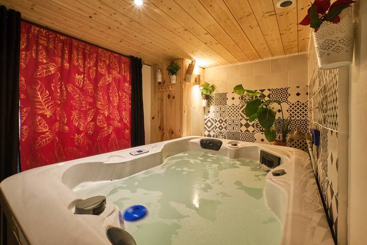 Apartament wakacyjny dla 2 osób, z sauna i jacuzzi w Grenoble
