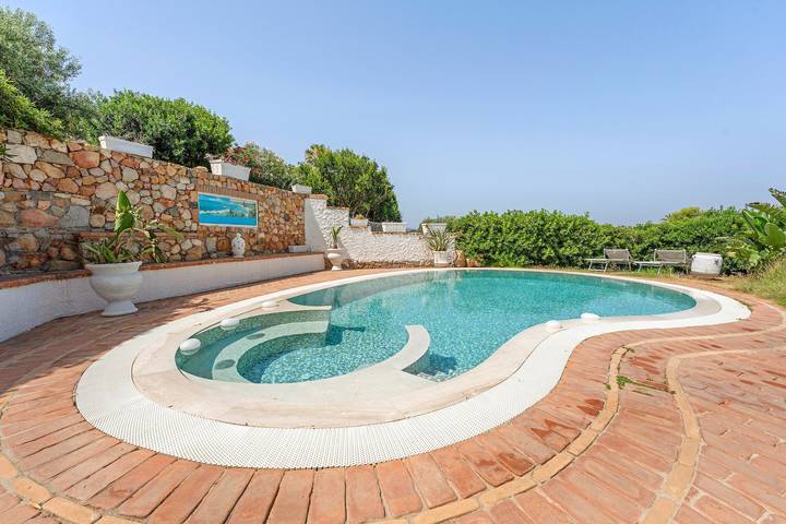 Family Room with Private Bathroom in Cala Caterina, Villasimius