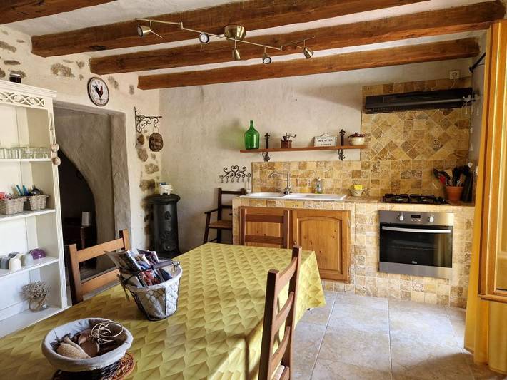 Location de vacances pour 4 personnes, avec piscine ainsi que jardin et vue, animaux acceptés à Saint-Florent-sur-Auzonnet - 2