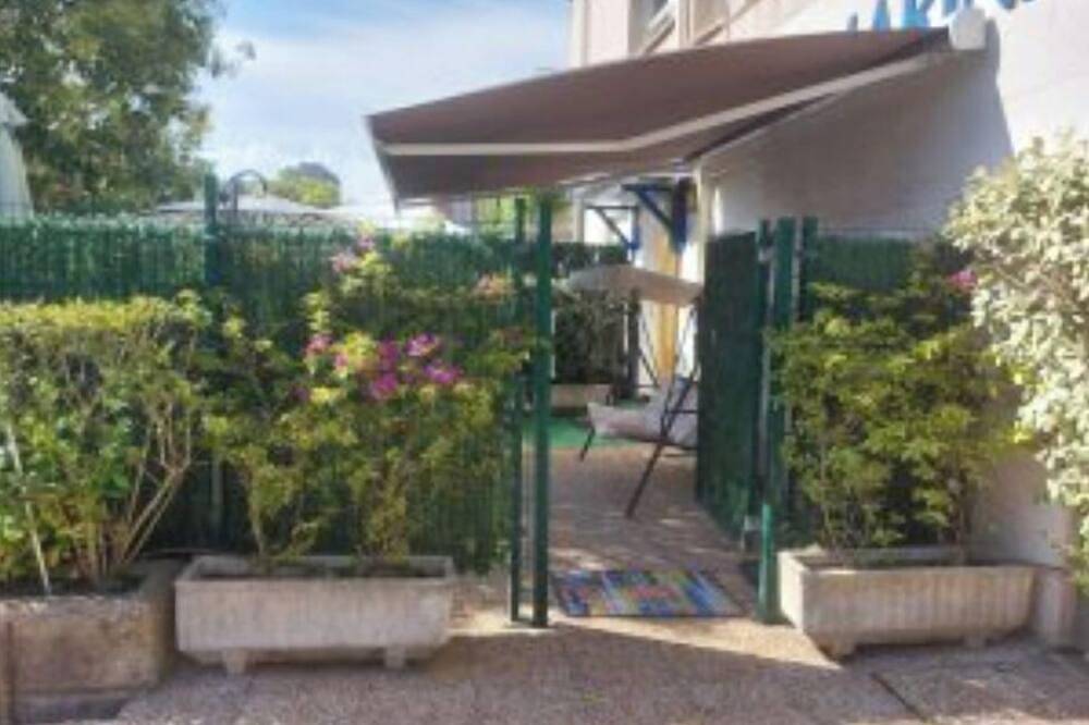 Entire apartment, La Marina Studio (Double Bed) in Laredo (Spain), Cantabrian Coast