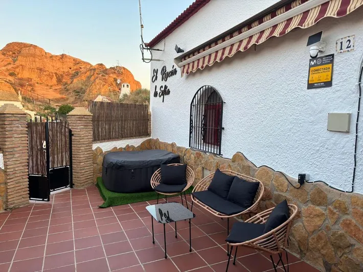 Holiday home for 5 people, with hot tub and terrace - 1