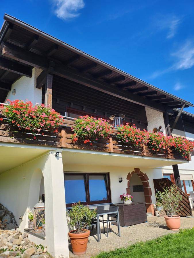Ferienwohnung für 4 Personen, mit Ausblick und Terrasse in Wertach - 2
