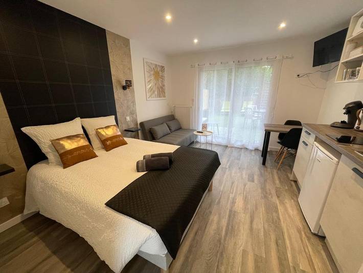 Chambre d’hôte pour 2 personnes, avec Terrasse ainsi que Jardin et Vue dans La Féclaz