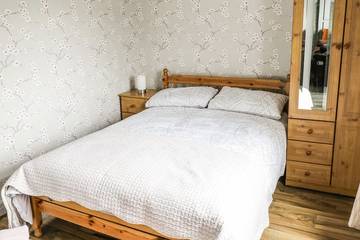 Log Cabin for 4 People in Castlebar, County Mayo, Photo 4