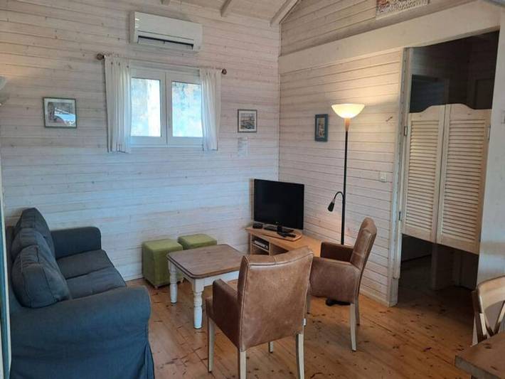 Chalet pour 6 personnes, avec piscine et jardin, adapté aux familles à Gassin - 3