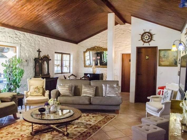 Location de vacances pour 11 personnes, avec piscine ainsi que vue et jardin dans Codeçoso - 2