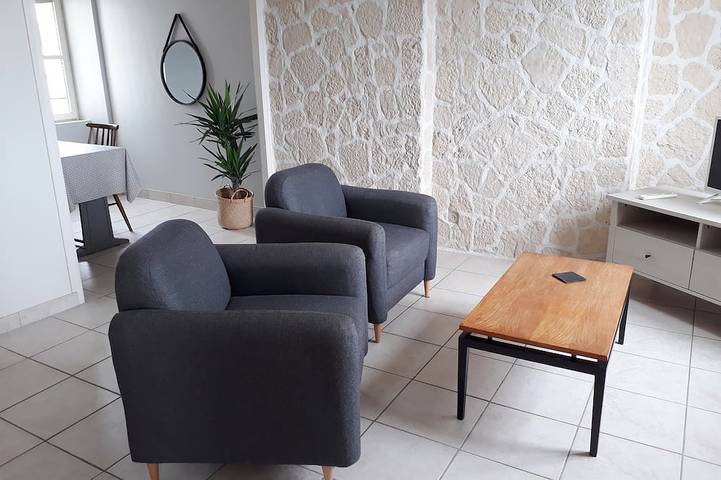 Entire apartment, Quai N ° 2: Beautiful View Of The Loire in Saumur, Loire Valley