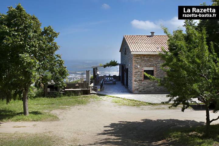Chambre d’hôte pour 2 personnes, avec jardin en Corse - 3