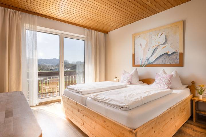 Zimmer für 2 Personen, mit Ausblick und Balkon - 1