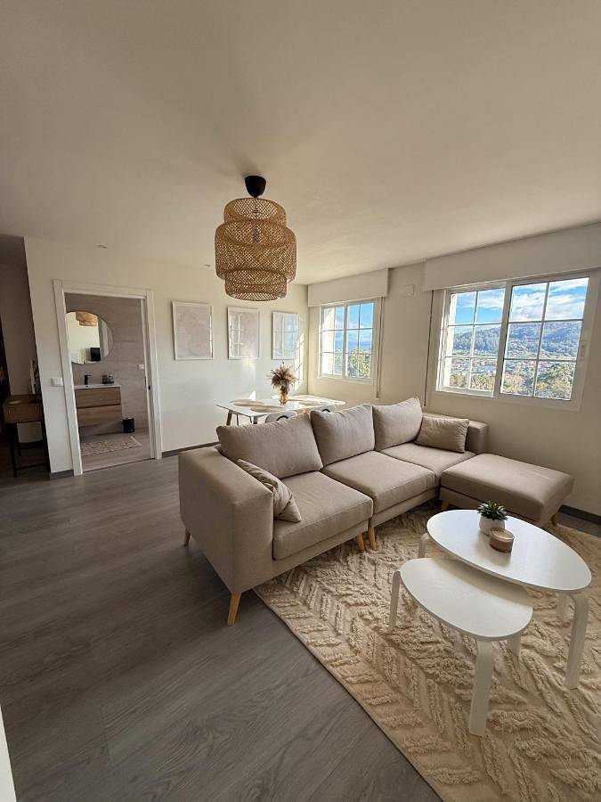 Apartamento para 5 personas, con jardín y vistas, Se admiten mascotas en Marín