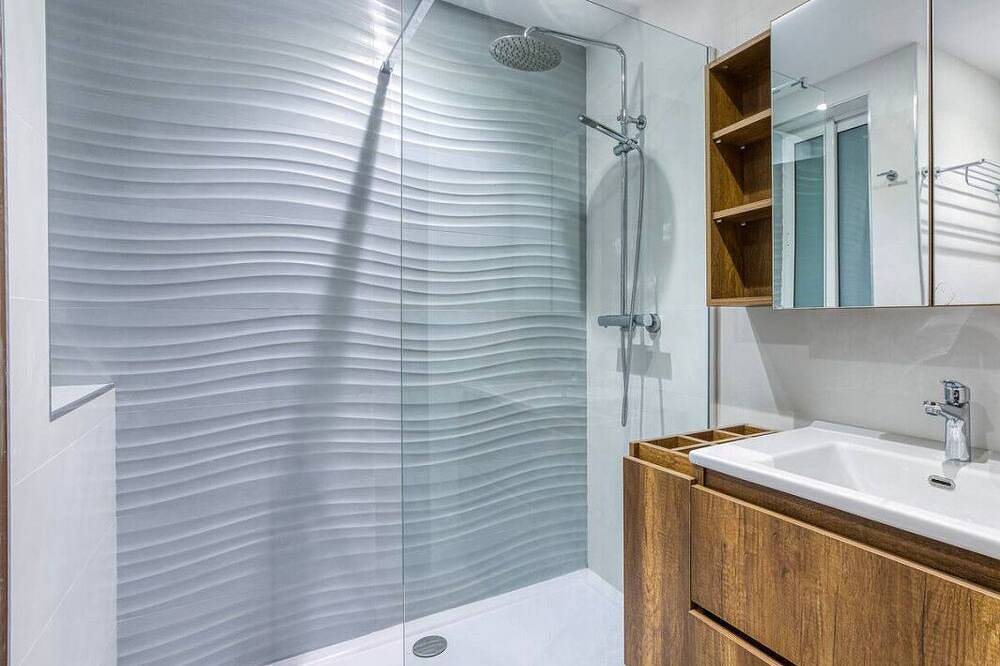 Apartamento inteiro, A fully equipped Apt with private balcony & Pool in San Giljan, Ilha de Malta