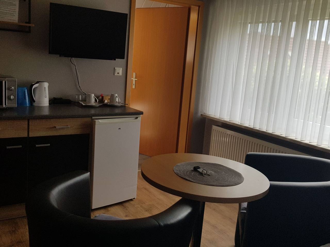 Bastan - Haus Katharina - Doppelzimmer in Emden, Ostfriesland