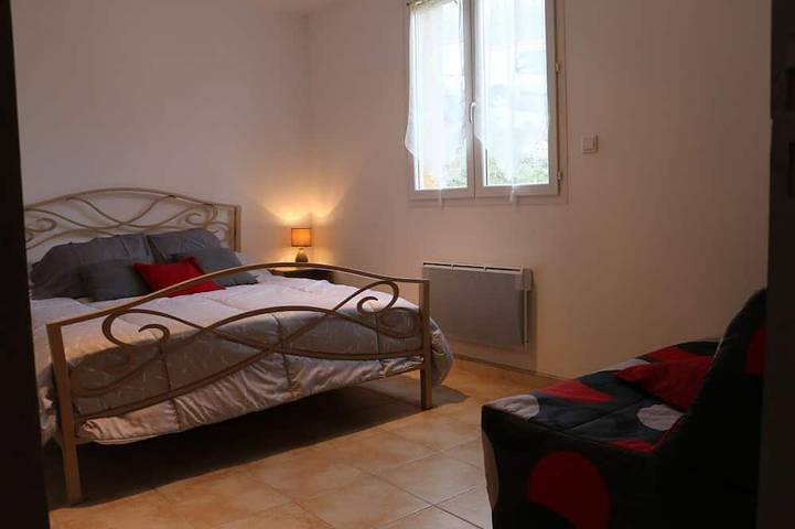 Location de vacances pour 8 personnes, avec jardin, animaux acceptés à Duilhac-sous-Peyrepertuse - 2