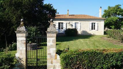 Location de vacances pour 9 personnes, avec jardin à Bégadan