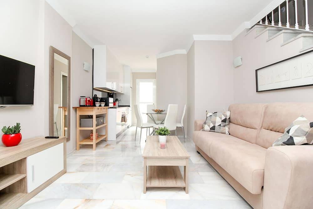 Stylish townhouse - great resort facilities in Hacienda Las Chapas, Marbella