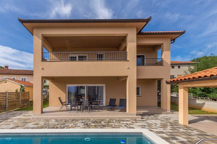 Villa pour 8 personnes, avec balcon et piscine à Vrbnik - 2