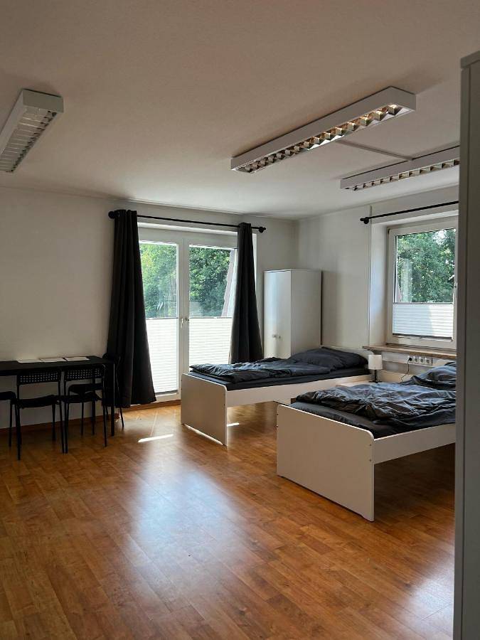 Ganze Wohnung, 2 Br Apartment, 6 Singlebeds, near A7 Autobahn, Free Parking, Henstedt-Ulzburg in Henstedt-Ulzburg, Kreis Segeberg