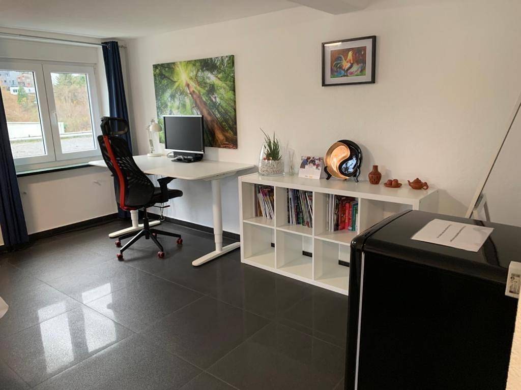 Appartement de vacances entier, Double Room with Shared Bathroom in Lörrach, Forêt-Noire du Sud