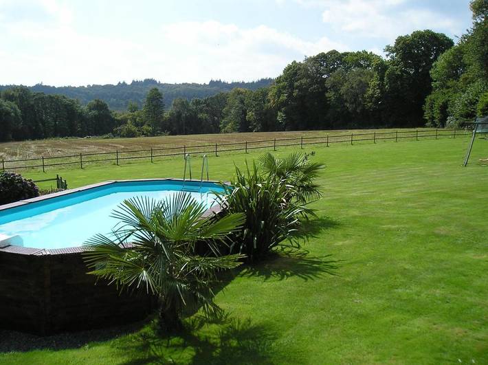 Location de vacances pour 6 personnes, avec piscine ainsi que vue et jardin à Langoëlan - 2