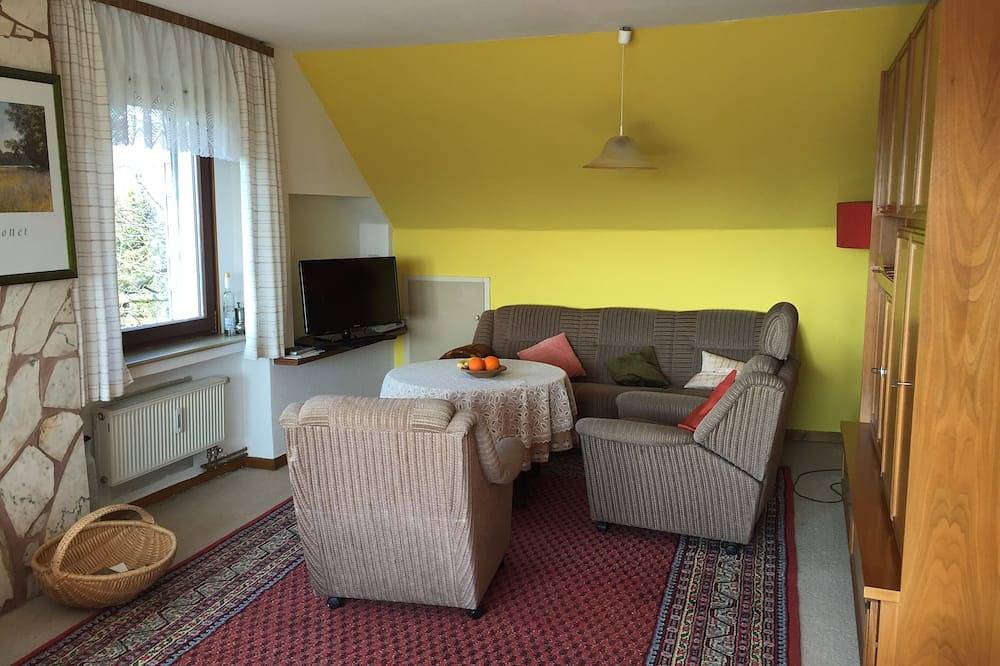 Geheel appartement, Vacation home Eichbergblick - in a small green village but near the City in Hameln, Weserbergland