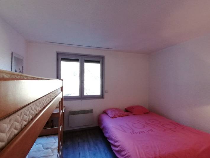 Entire apartment, Spacious renovated 2-room, 6 people, balcony, near slopes and Pra Loup center in Pra-Loup, Uvernet-Fours