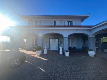 Villa per 14 Persone in Govone, Provincia di Cuneo, Foto 4