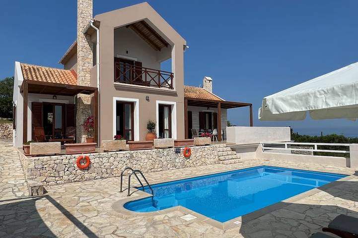 Villa for 7 people, with balcony and garden in Fiskardo