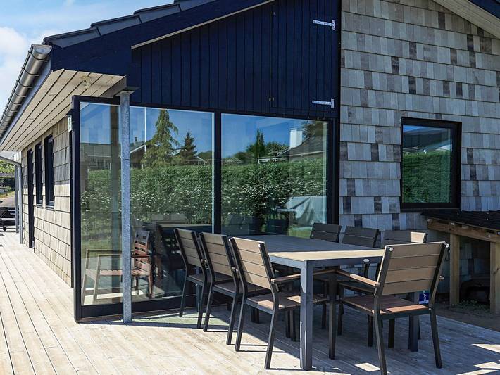 Ferienhaus für 8 Personen, mit Terrasse und Pool sowie Garten in Fåborg