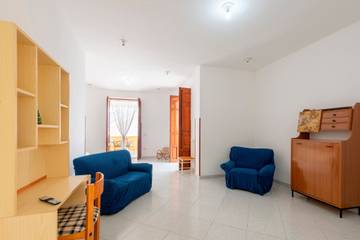 Vacation Rental for 5 Guests in Trappeto, Palermo Province, Picture 4