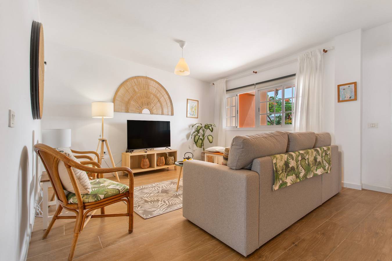 Appartement entier, Vacances 'Nomad Retreat' avec terrasse privée, jardin privé et Wi-Fi in Los Pozos, Puerto del Rosario