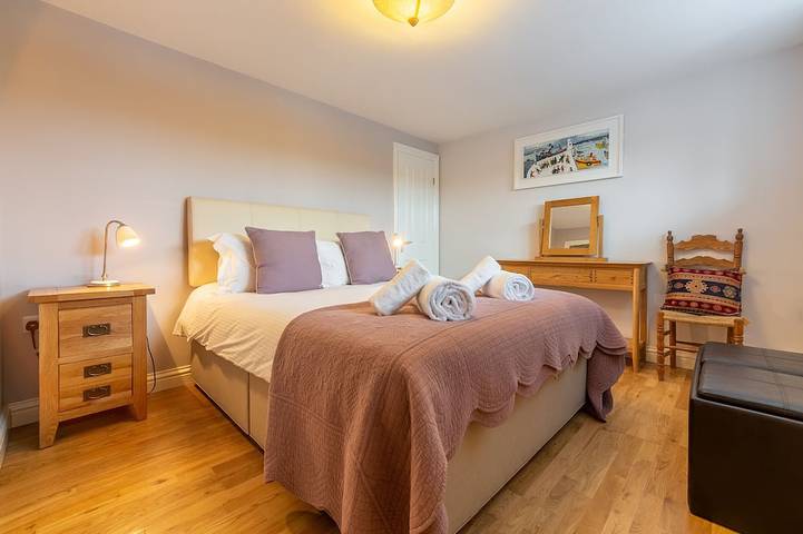 Ganze Wohnung, Ein luxuriöses Apartment mit 2 Schlafzimmern in einem umgebauten, denkmalgeschützten Gebäude. in Hayle, Cornwall