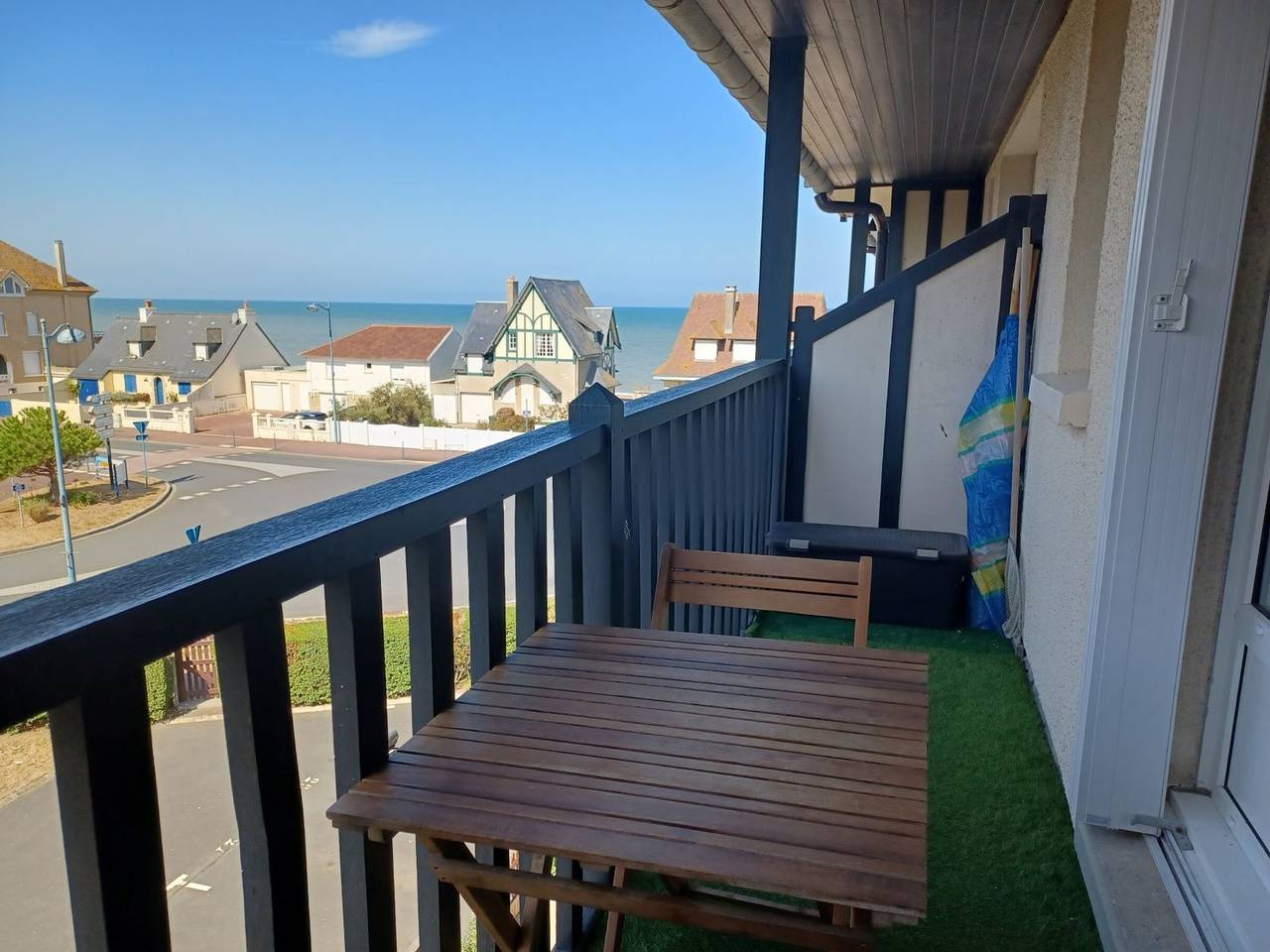 Ganze Wohnung, 2-Zimmer-Wohnung mit Balkon, nahe Strand und Parkplatz in Villers-sur-Mer, Lisieux und Umgebung