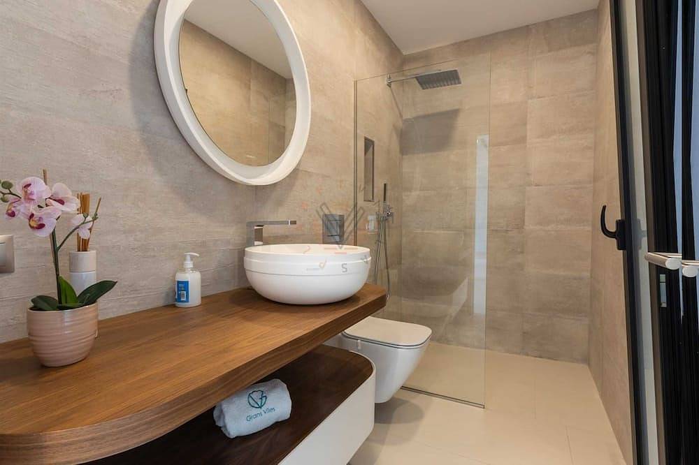 Montblau, luxury holiday villa in Búger, Majorca Center