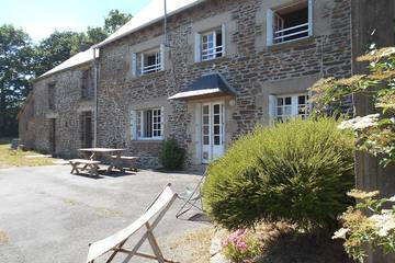 Location de vacances pour 8 personnes, avec jardin à Gaël (Ille-et-Vilaine)