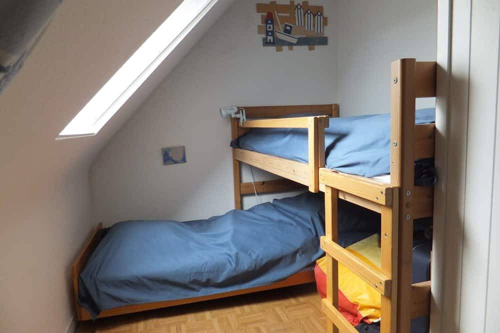 Appartement entier, App. duplex à Locmariaquer, au bord du golfe,accés direct à la mer. in Locmariaquer, Côte des Mégalithes