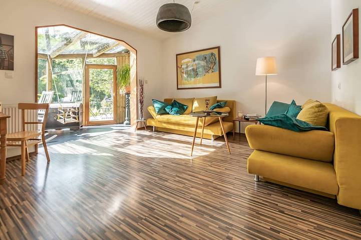 Ferienwohnung für 6 Personen, mit Terrasse und Garten sowie Pool und Sauna am Taunus