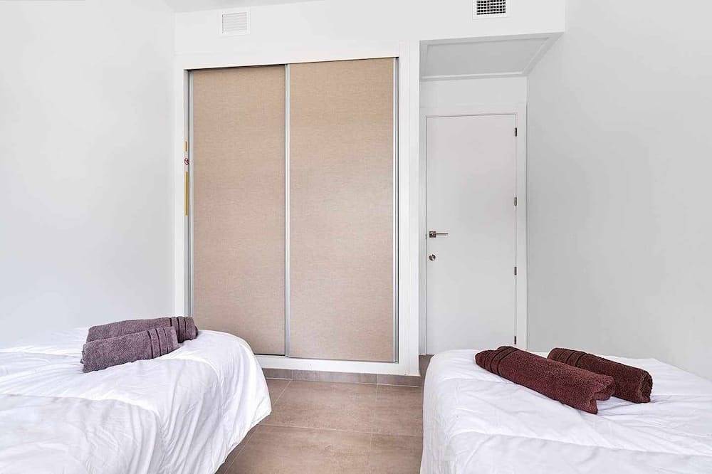 Entire apartment, Villa Amalia 43 - Ground floor with garden in Mar Azul Torrevieja, Torrevieja