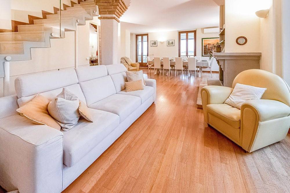 Stunning home in Macerata in Macerata, Macerata Provinz